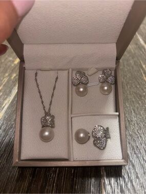Pearl & Crystal Flower Pendant Necklace, Ring and Earrings Set - White Pearls
